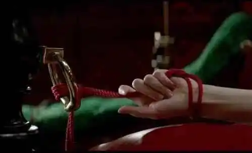 西檬之家字母圈的小圈子如何影响你的BDSM体验? 一